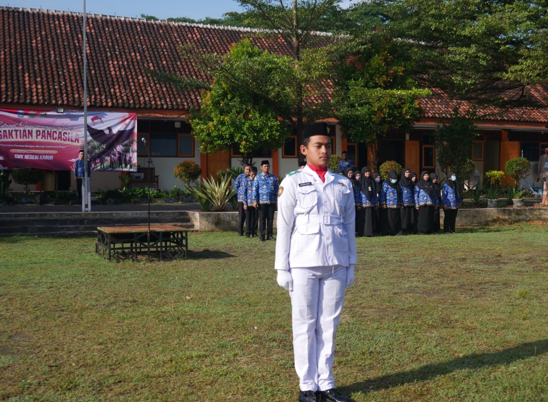 Upacara Peringatan Hari Kesaktian Pancasila 2025 SMK NEGERI KABUH