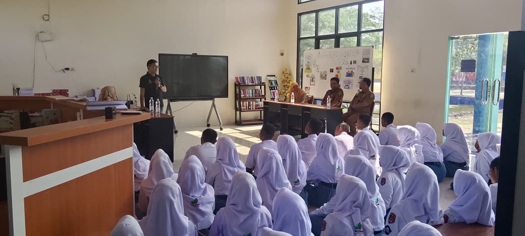 Mengapa Siswa Non-Pemasaran Perlu Belajar Sales? Pelajaran Berharga dari Kunjungan Praktisi Vokasi ke SMK Negeri Kabuh