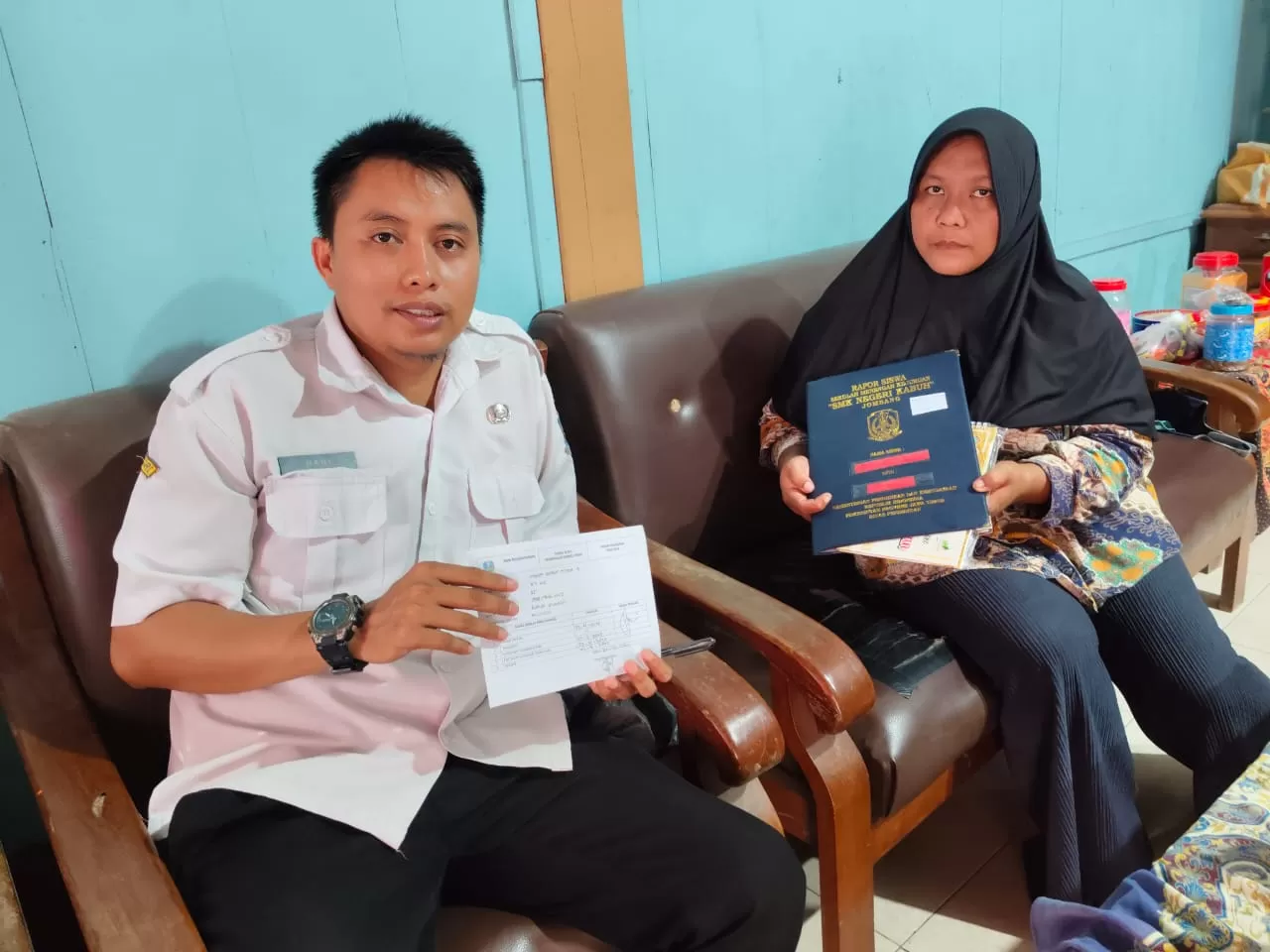 SMKN Kabuh Jombang Distribusikan Ratusan Ijazah ke Alumni: Ada juga yang Kami Antar ke Rumah